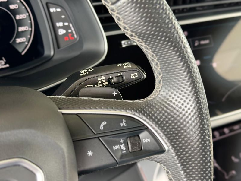 Audi Q7 50TDI Q*S-LINE*Matrix*Vzduch - fotka 31 z 44