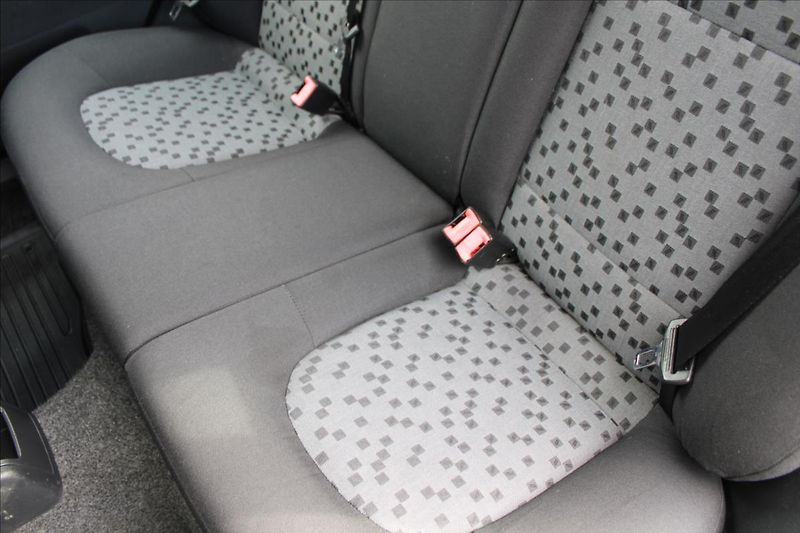 Škoda Fabia 1,4 16V  KLIMATIZACE,TAŽNÉ - fotka 17 z 21