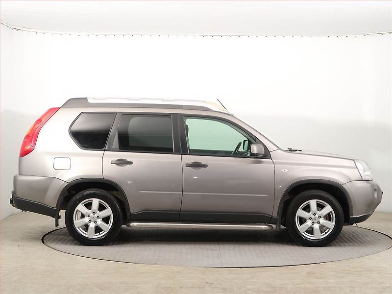 Nissan X-Trail (2008) 2.0 dCi, 4X4, Tažné - fotka 6 z 14