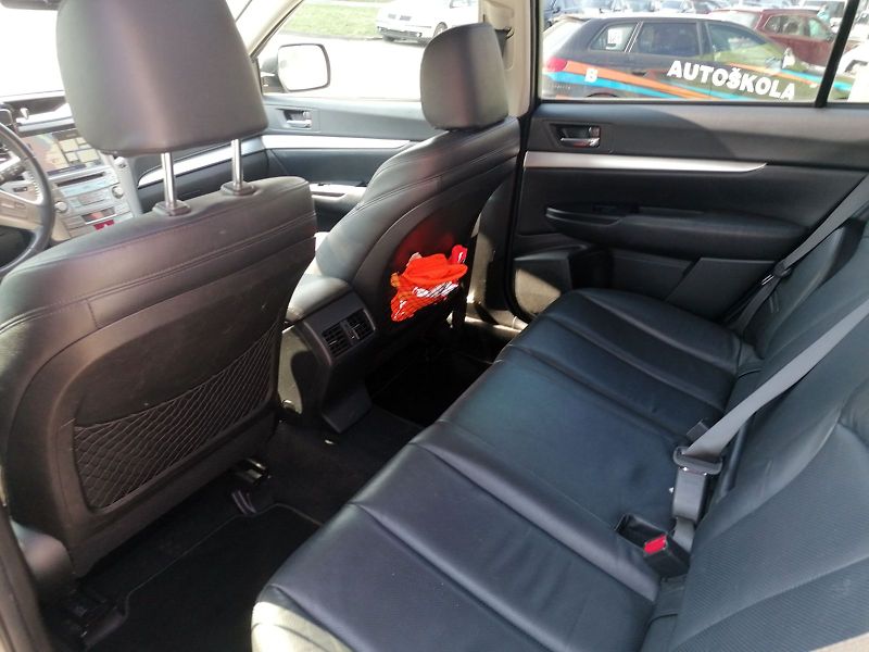 Subaru Outback (2010) 2.5i Comfort MY2010 - fotka 8 z 10