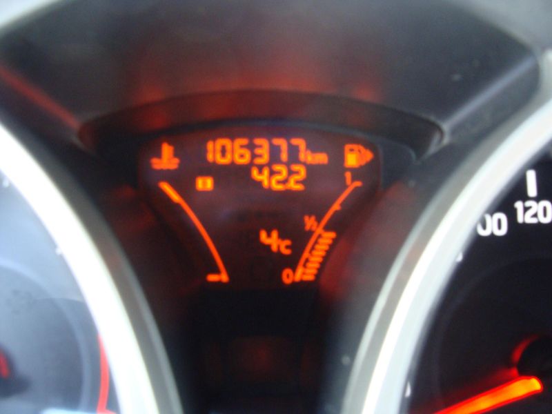 Nissan Juke 1.5 DCi, 81 kW, klimatizace,  - fotka 17 z 26