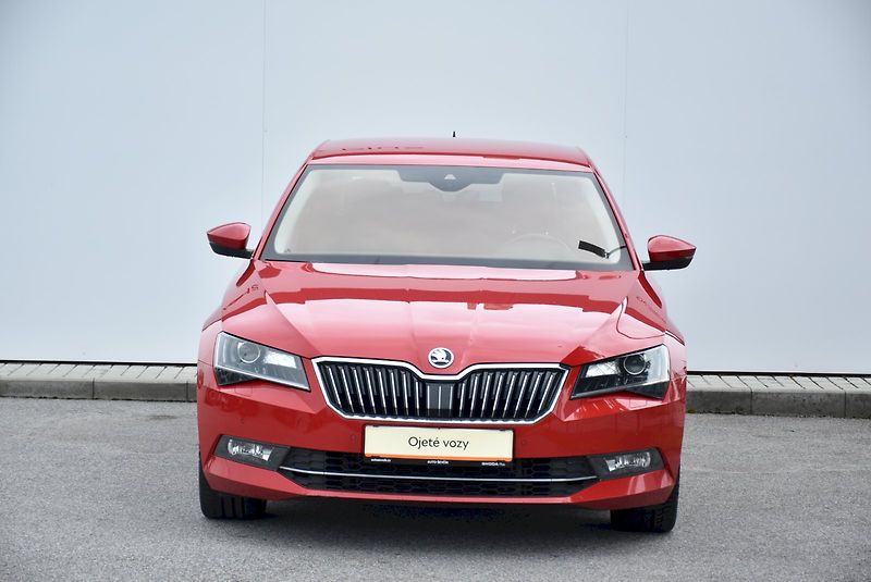 Škoda Superb (2019) Style Plus 2.0 TDI 140kW DSG - fotka 7 z 34