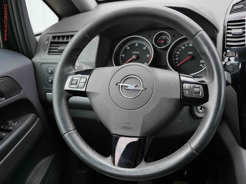 Opel Zafira (2012) 1.7 CDTi, ČR, AC, tempo - fotka 11 z 16