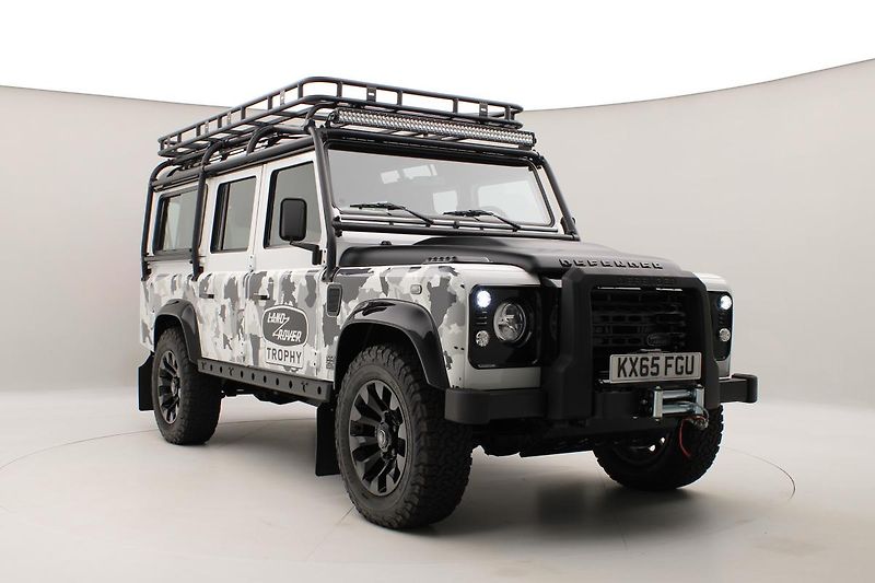 Land Rover Defender (2023) WORKS V8 TROPHY II 1 z 25 - fotka 7 z 40