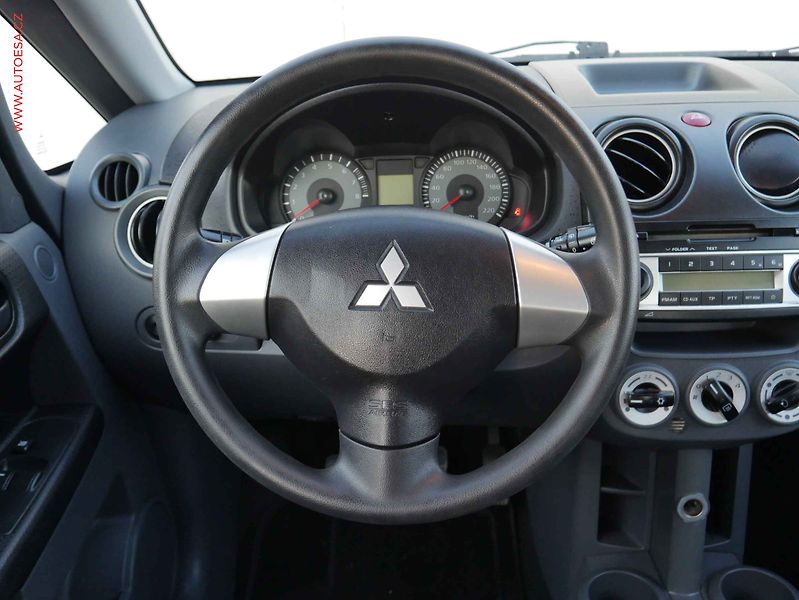 Mitsubishi Colt (2011) 1.3i, ČR, servis.kniha, AC - fotka 13 z 14