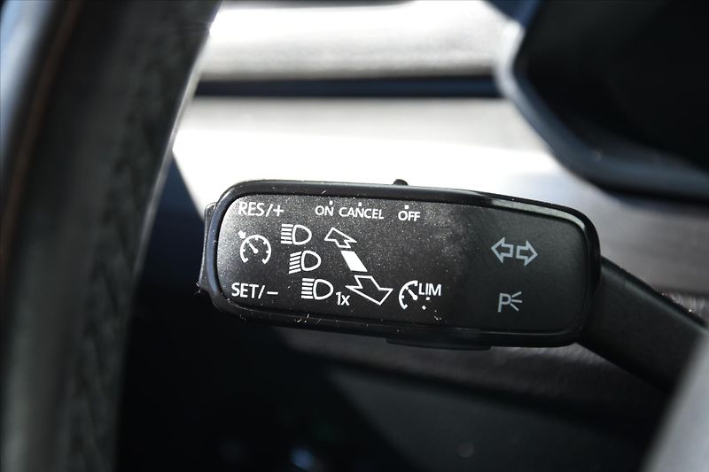 Škoda Superb 2.0TDi 140kW PANORAMA TAŽNÉ - fotka 16 z 27