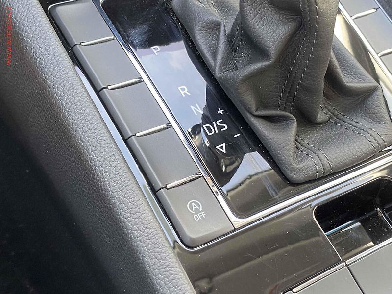 Škoda Superb (2018) 2.0 TDi, Style, DSG, bixen - fotka 13 z 17