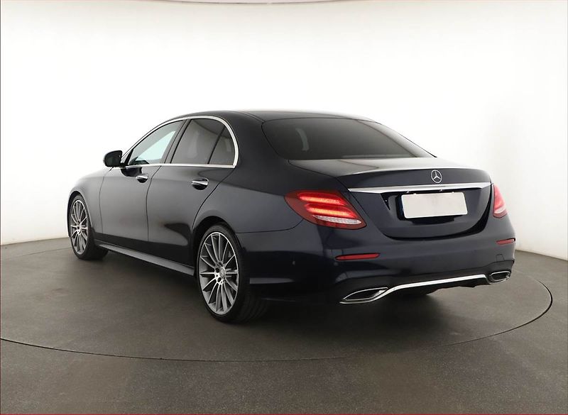 Mercedes-Benz Třídy E (2017) E 350 d - fotka 4 z 25
