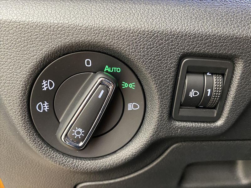 Škoda Kamiq 1,0 TSI 85kW Top Selection - fotka 20 z 27