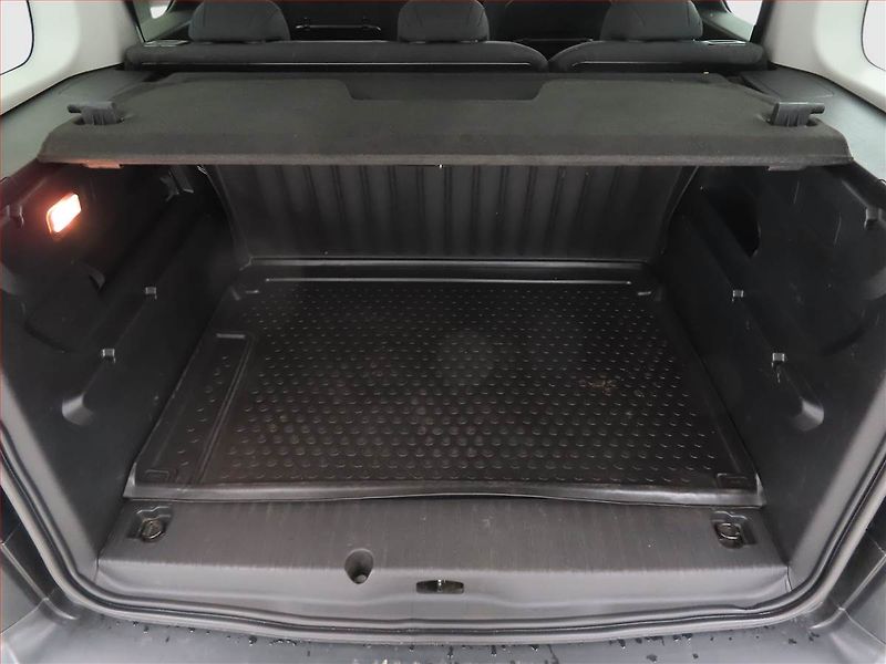 Citroën Berlingo (2020) Feel 1.5 BlueHDi, 5Míst, ČR - fotka 13 z 14