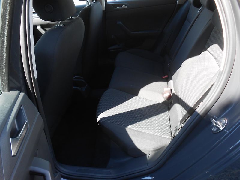 Volkswagen Polo 1.0MPi,48KW,60TKm! - fotka 19 z 35