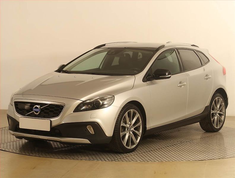 Volvo V40 (2015) 2.0 T5, 4X4, Automat - fotka 2 z 19