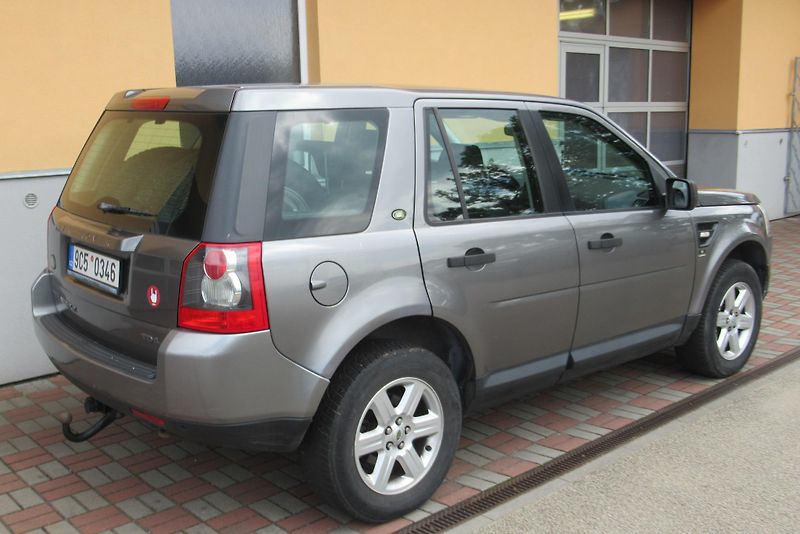 Land Rover Freelander 2.2TD 4x4 AUT. KLIMA TAŽNÉ - fotka 5 z 20