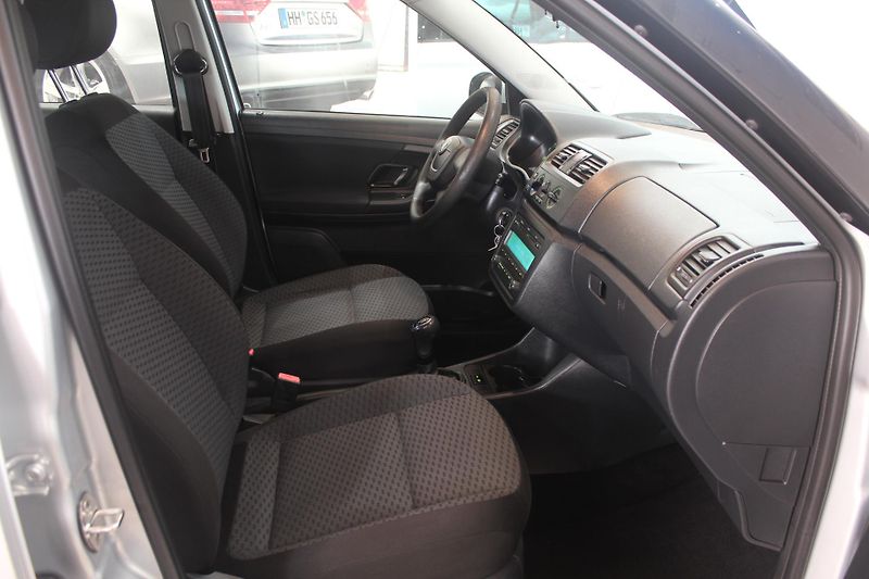 Škoda Fabia (2011) 1.2TSI 63kW Klima  - fotka 21 z 27