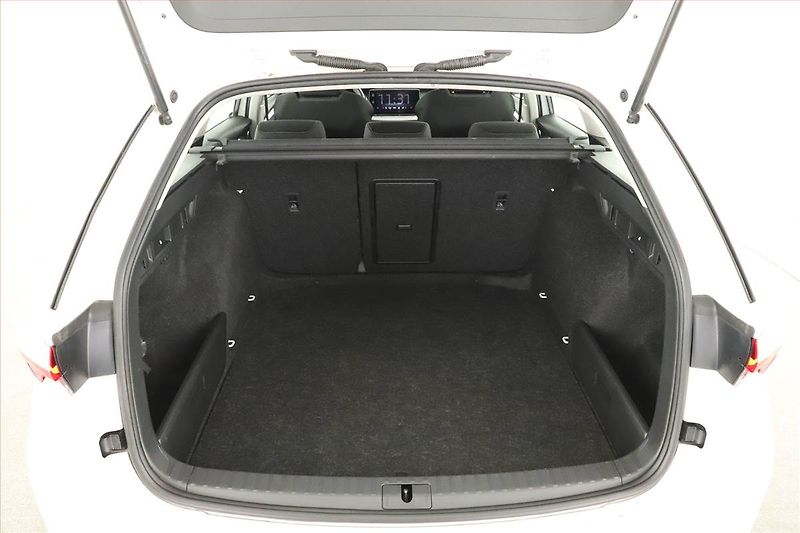 Škoda Octavia (2023) Style 1.5 TSI e-tec - fotka 11 z 15