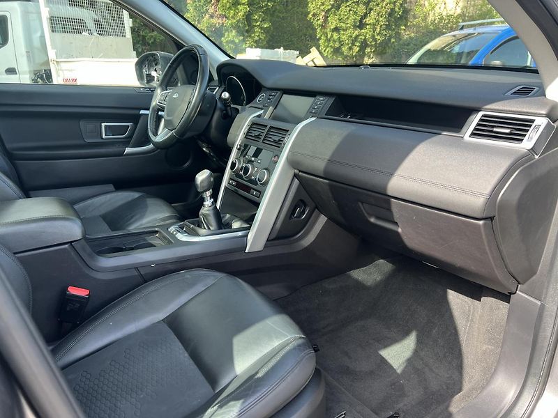 Land Rover Discovery Sport 2.0D 110 kW - fotka 13 z 15