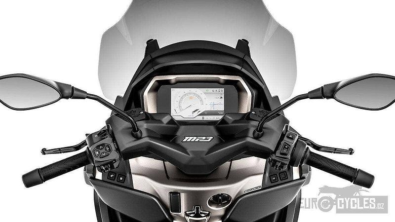 Piaggio MP3 530 Exclusive (2026) E5+ AKCE - 25 000Kč - fotka 11 z 14