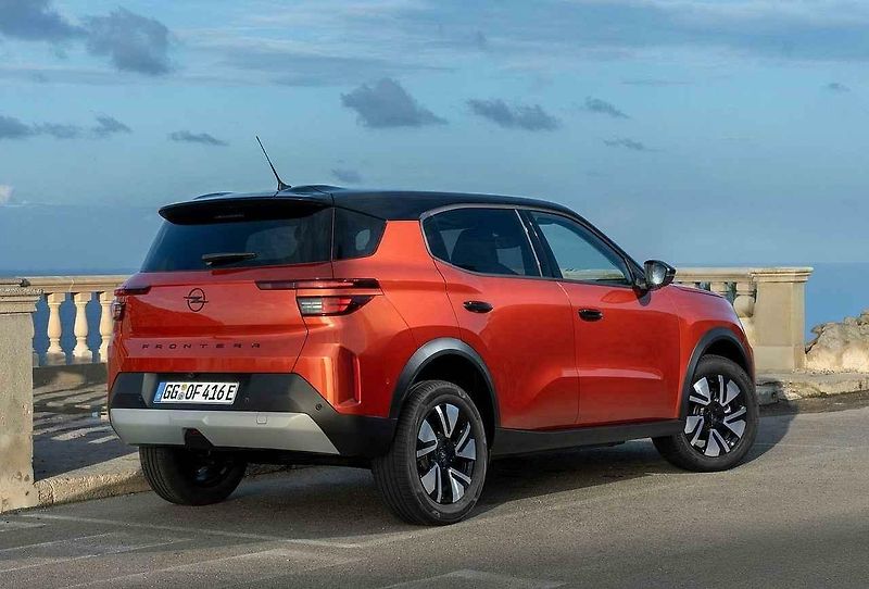 Opel Frontera.