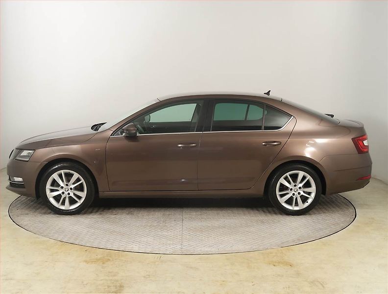 Škoda Octavia (2019) Style 1.5 TSI, Navi, Tempomat - fotka 3 z 18