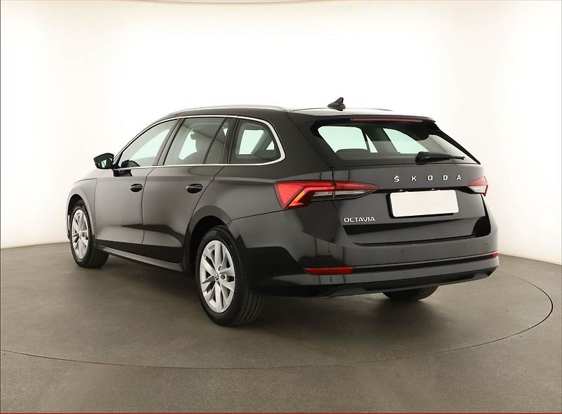 Škoda Octavia (2022) Style 2.0 TDI, Automat, ČR - fotka 4 z 14