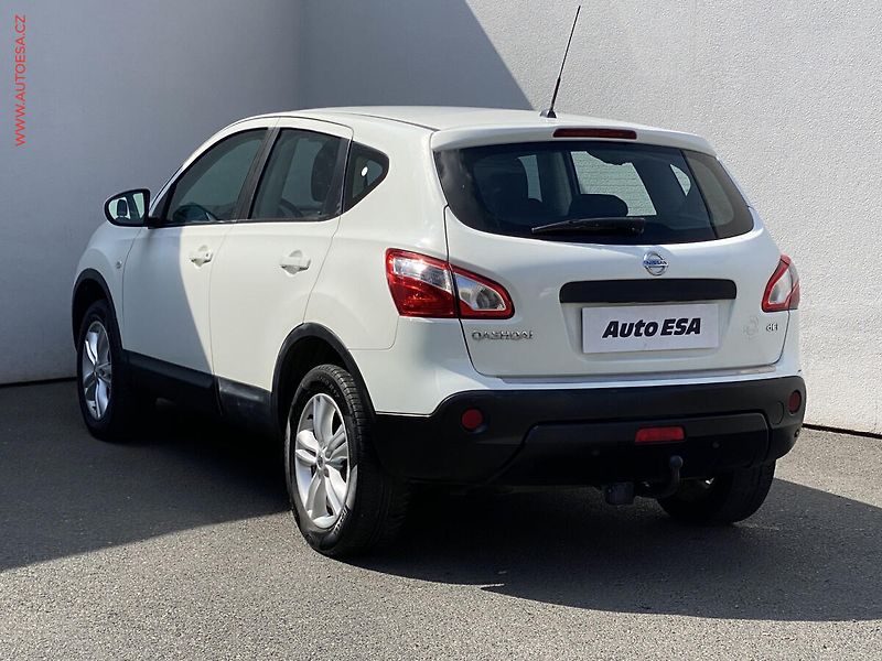 Nissan Qashqai (2011) 1.5dCi, Acenta, TZ - fotka 6 z 16