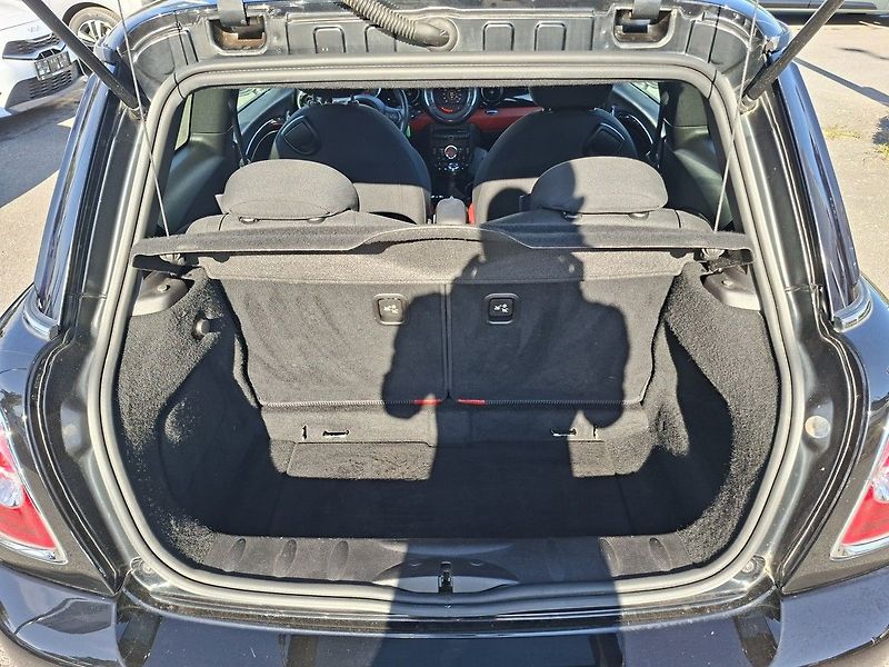 Mini Cooper JOHN WORKS 1,6i 155kW M6 - fotka 5 z 23