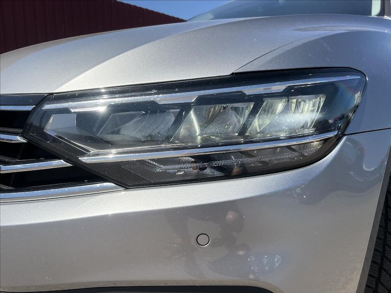 Volkswagen Passat 2,0 TDi 110KW DSG LED ELEGANCE - fotka 49 z 50