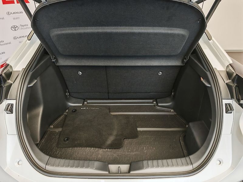 Toyota C-HR 2.0 Hybrid 4x4 Executive - fotka 13 z 44