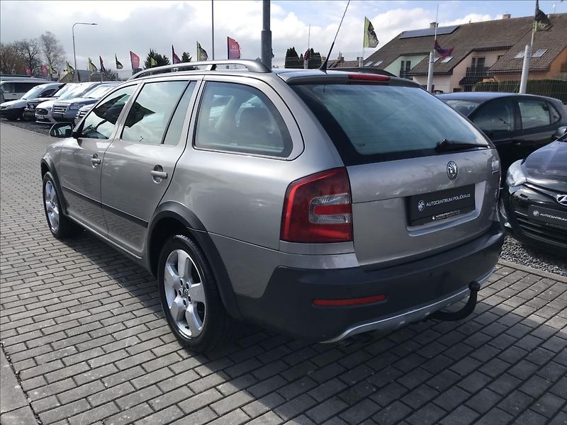 Škoda Octavia 2,0   Scout 4x4 - fotka 4 z 14