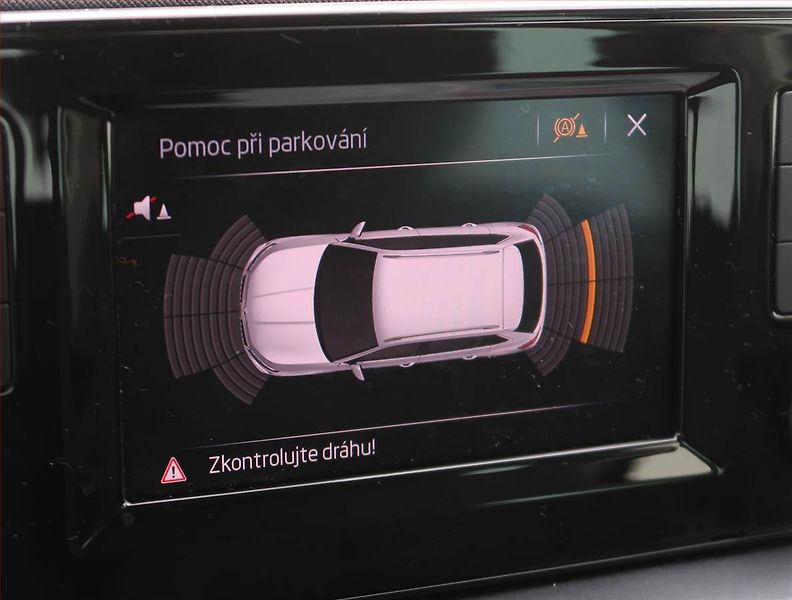 Škoda Kamiq (2022) Ambition Plus 1.0 TSI - fotka 19 z 20