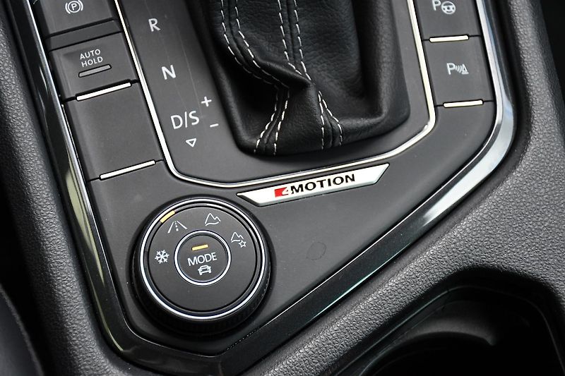 Volkswagen Tiguan 2.0Bi-TDi R-LINE 4M DSG HUD ČR - fotka 26 z 44