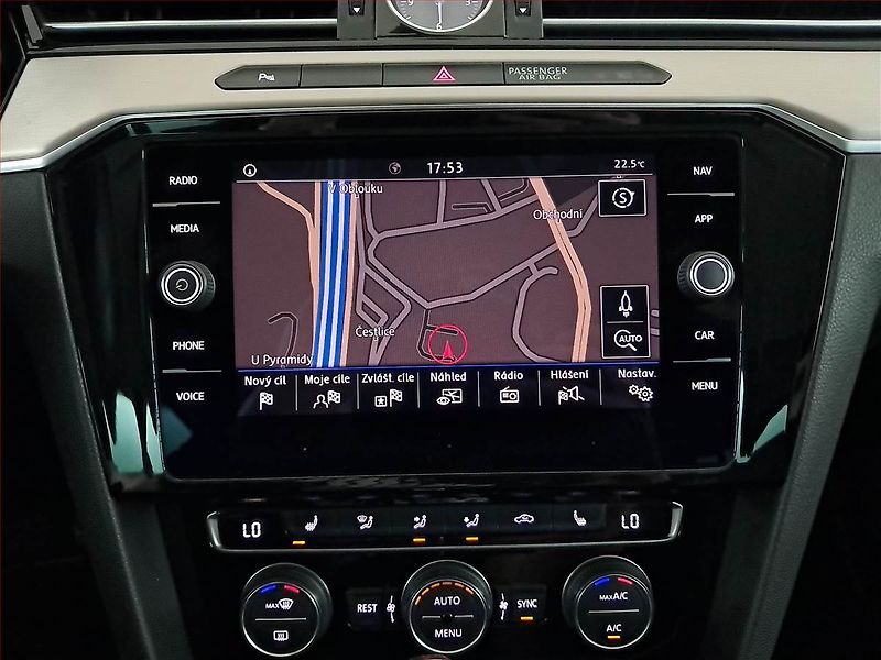 Volkswagen Passat (2019) 2.0 TDI, 4X4, Automat, Kůže - fotka 23 z 25