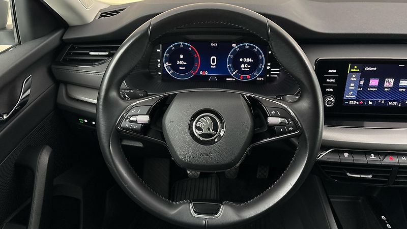 Škoda Octavia 2.0 TDI Ambition Combi - fotka 9 z 24