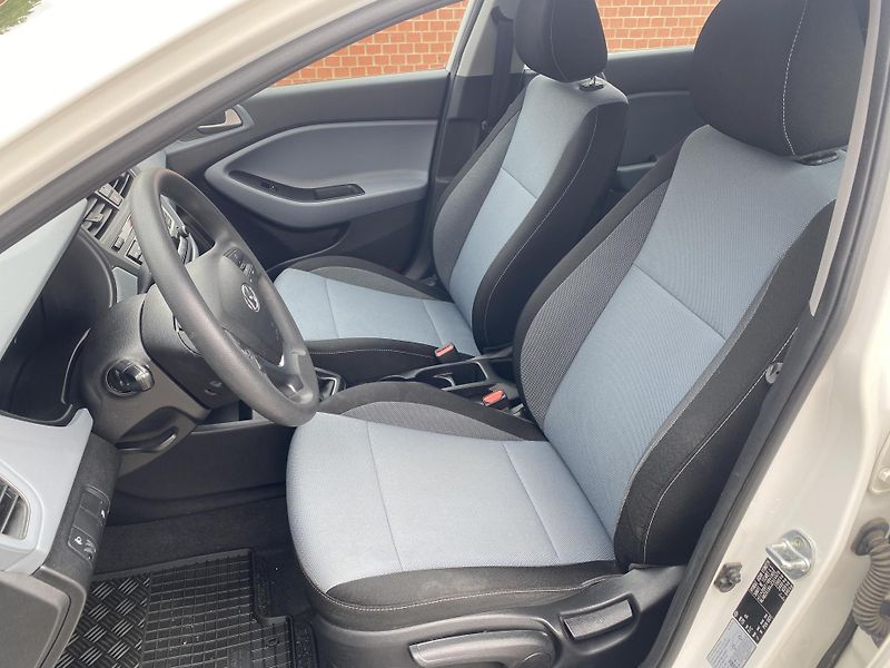 Hyundai i20 1.2i SELECT,NAJ.76TIS.KM!! - fotka 14 z 32