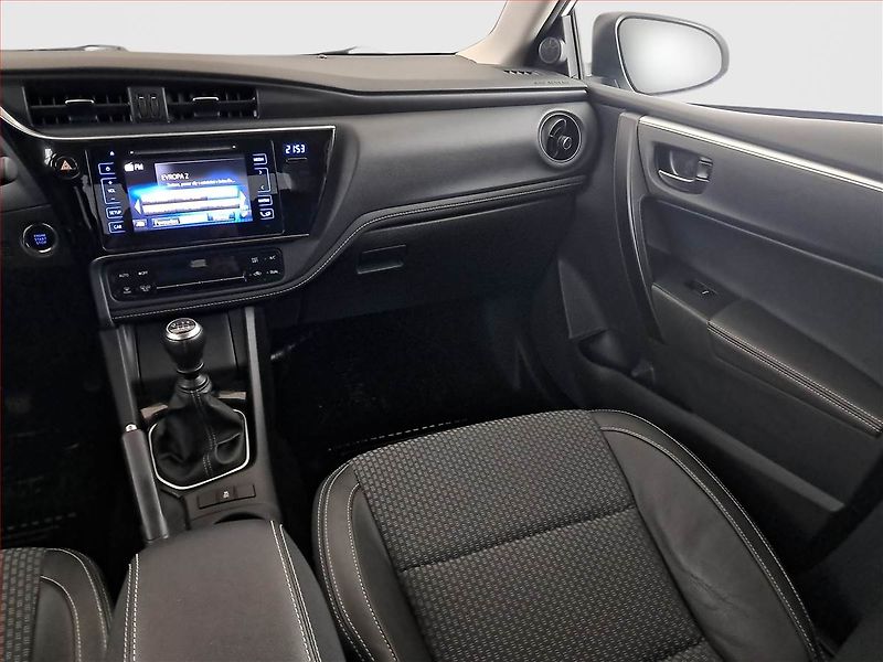 Toyota Corolla (2017) Style 1.6 Valvematic - fotka 8 z 20