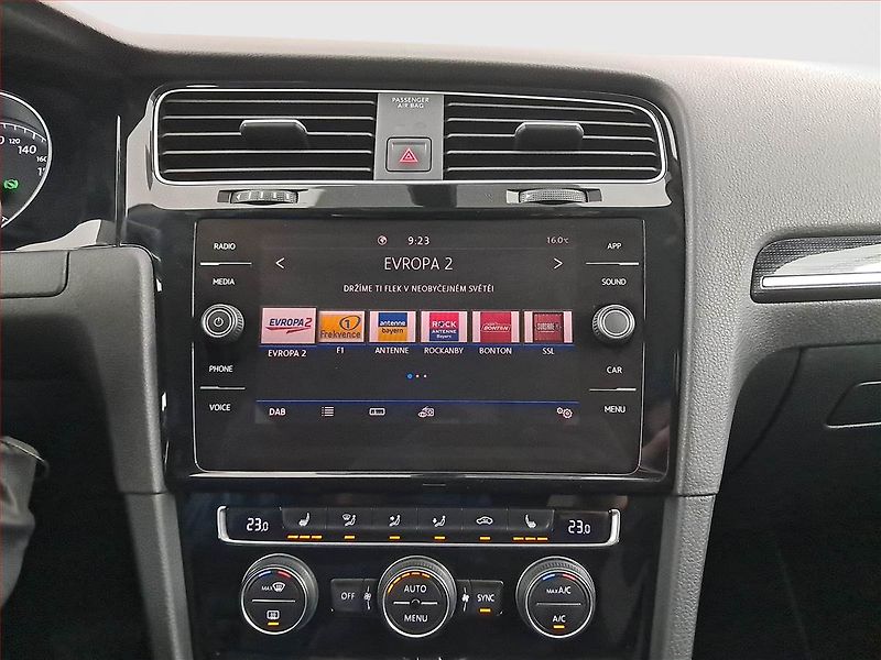 Volkswagen Golf (2020) 1.5 TSI, Automat, Tempomat - fotka 12 z 22