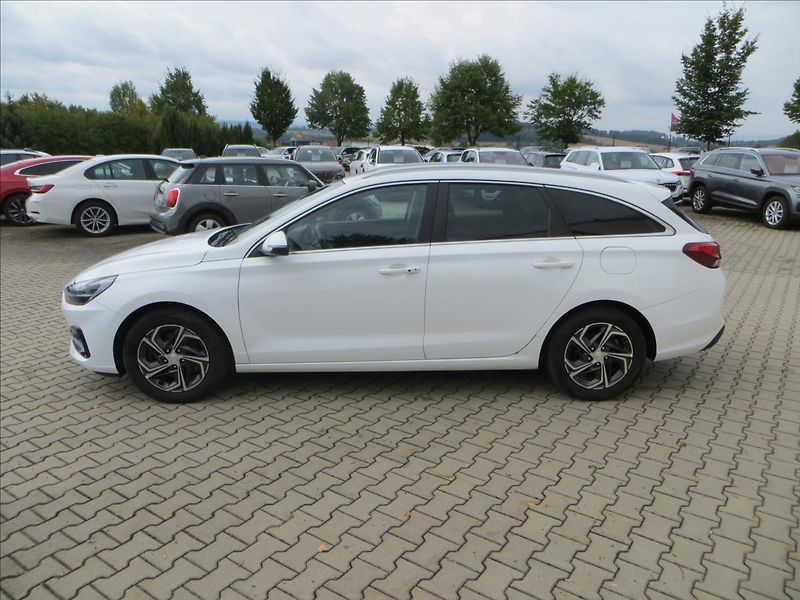 Hyundai i30 1,0 T-GDI DCT Comfort ČR - fotka 4 z 23