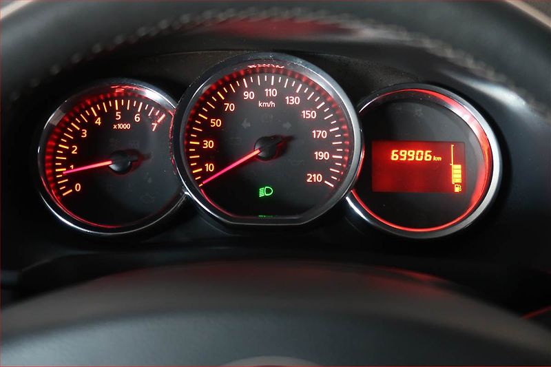 Dacia Logan (2015) 0.9 TCe, ČR,1.maj, Tempomat - fotka 11 z 15