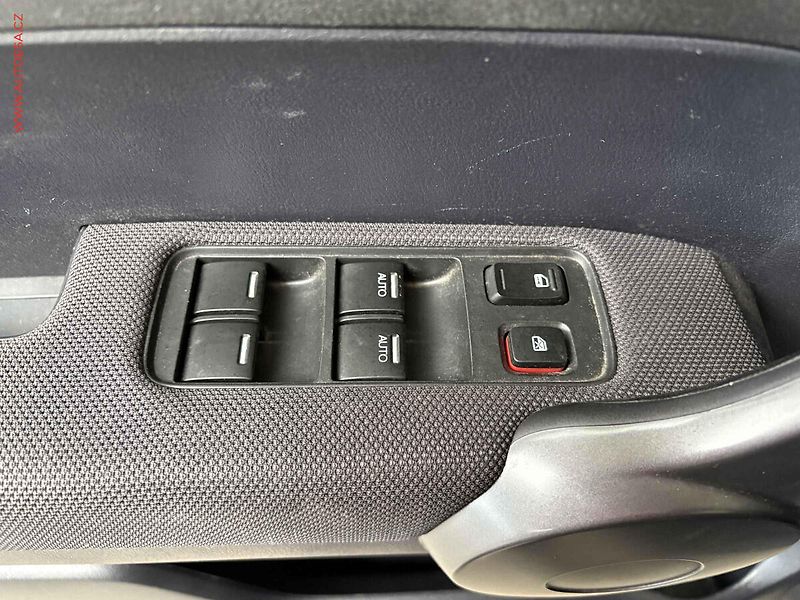 Honda CR-V (2009) 2.0i AWD, Elegance - fotka 12 z 15