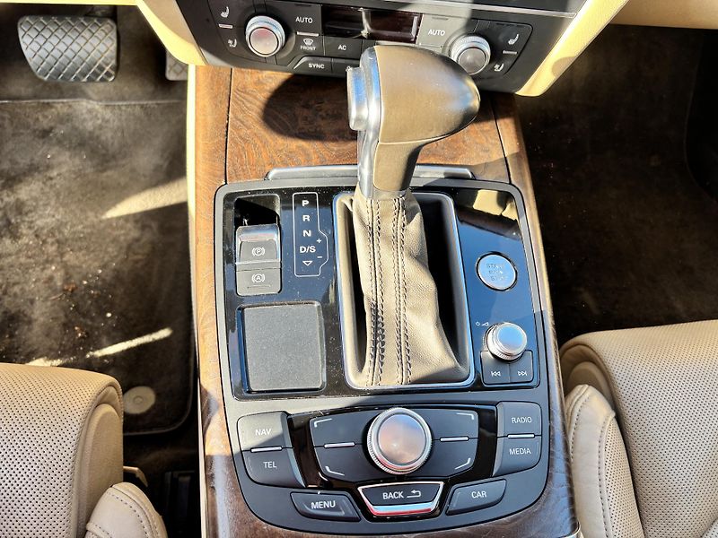 Audi A7 (2014) 3.0 BiTDi 230kW ČR - fotka 28 z 29