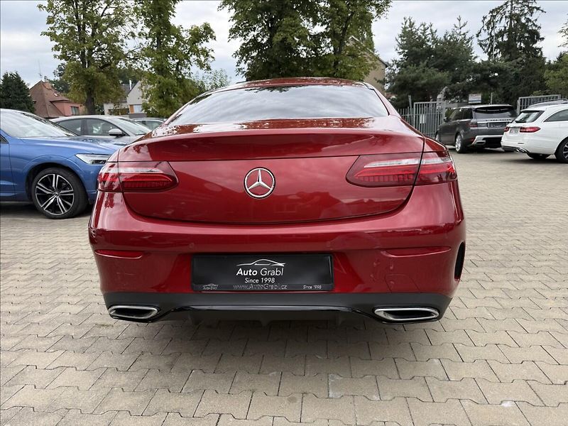 Mercedes-Benz Třídy E 220d AMG Avantgarde Kupé - fotka 5 z 22