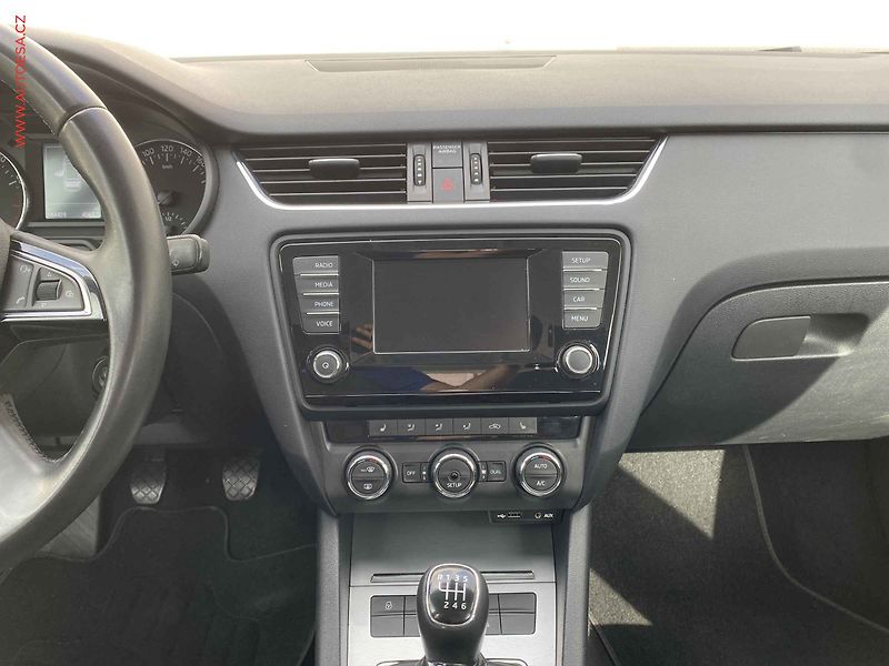 Škoda Octavia (2014) 1.4 TSi, Elegance, bixen, - fotka 12 z 18