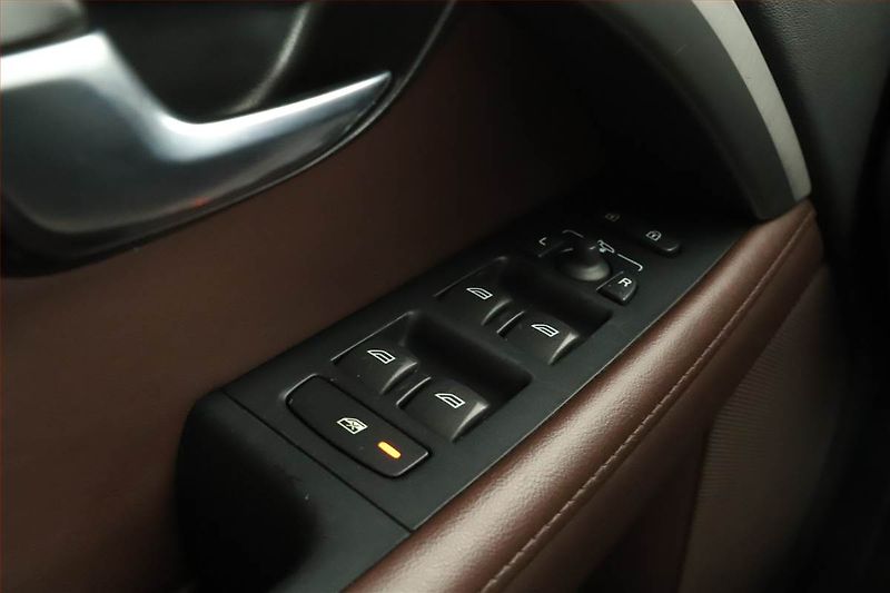 Volvo V70 (2012) 1.6 DRIVe, Navi, Xenony - fotka 11 z 17