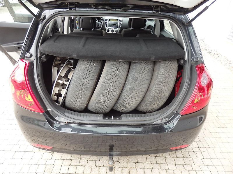 Kia Ceed 1.6 CRDI 10x AIRBAG, ZÁVĚS - fotka 9 z 16