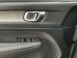 Volvo XC40 2.0 B3 ESSENTIAL - náhled 30