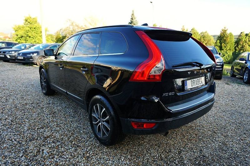 Volvo XC60 (2012) 2,0 D3 120 kW - fotka 7 z 35