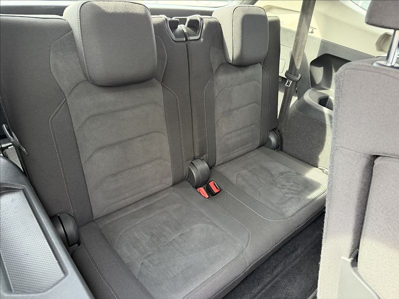 Volkswagen Tiguan Allspace 2.0 TSI 4Motion/Virtual/7míst - fotka 27 z 30