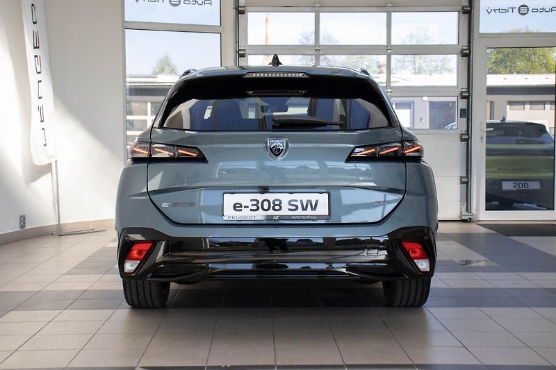 Peugeot 308 (2026) SW GT Elektro 115 kW 58 kWh - fotka 5 z 15