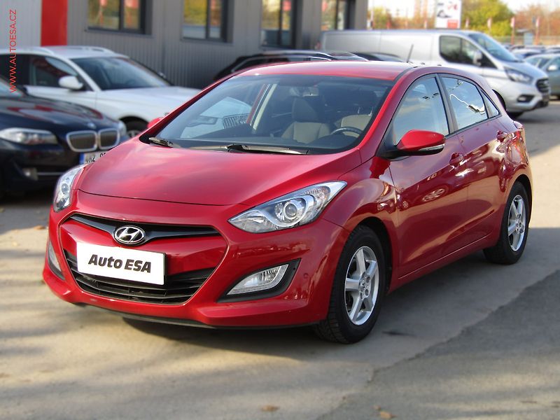 Hyundai i30 (2012) 1.6GDi, 2.maj,ČR, Trikolor - fotka 3 z 18