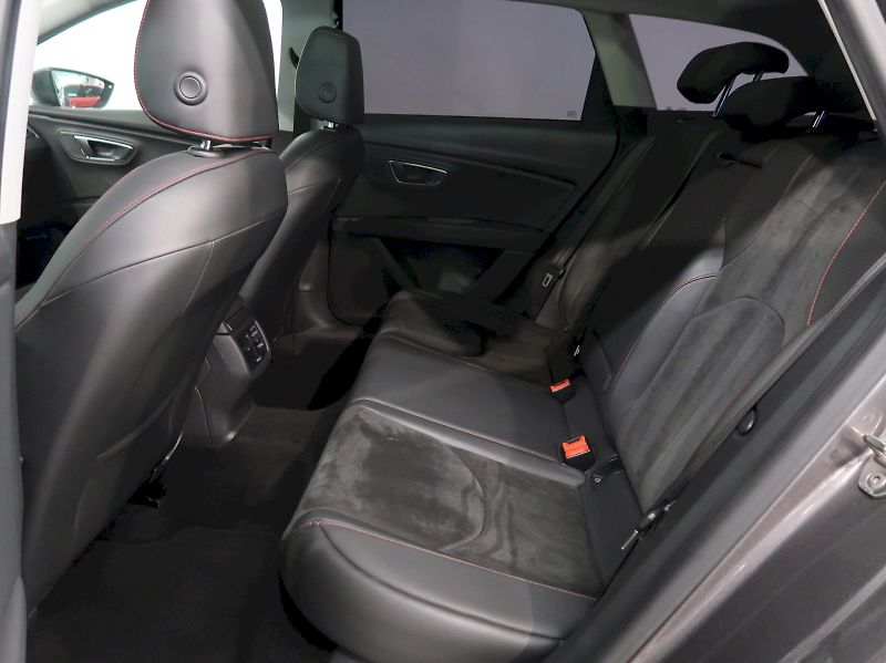 Seat Leon (2015) ST 2.0TDI 135KW FR NAVI PANORA - fotka 16 z 37